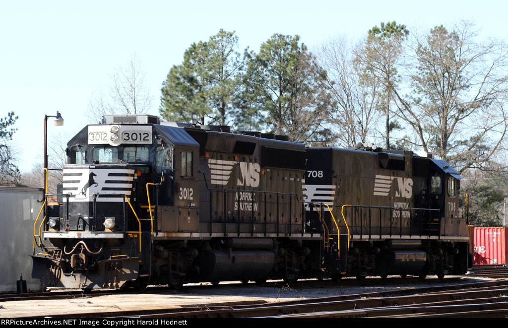 NS 3012 & 708 spend the weekend in Glenwood Yard